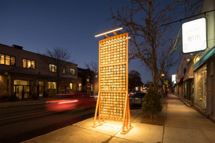 L’atelier a conçu le système permettant d’intégrer les centaines de cubes en bois aux structures d’acier